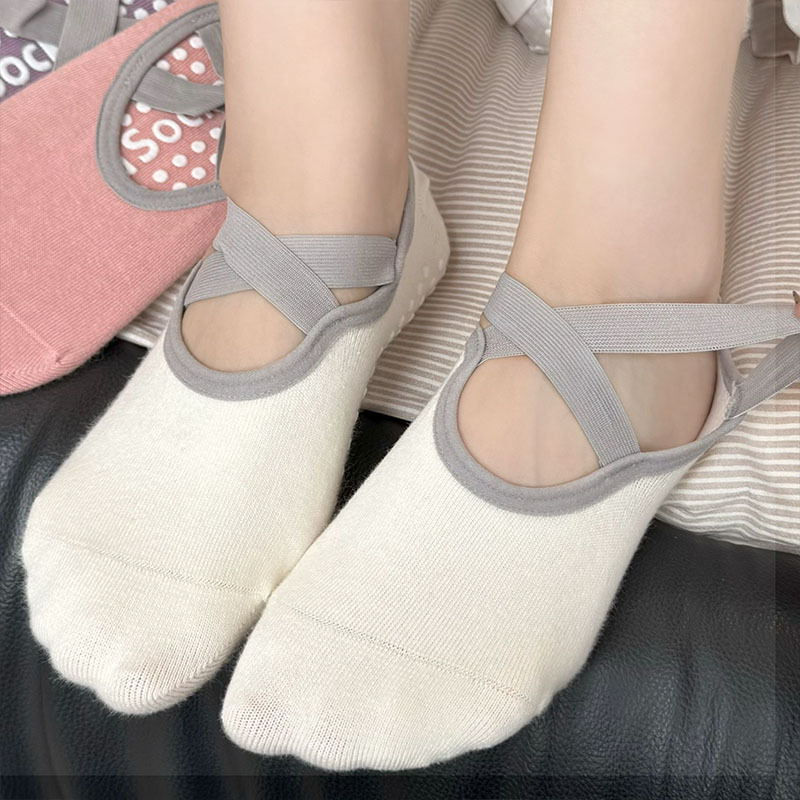 جوارب يوجا احترافية للنساء من  - مراجعة Bandage وسعره